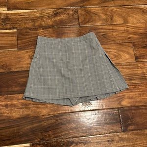 Small gray plaid skirt